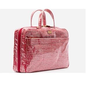 France’s Valentine Hanging Cosmetic Bag